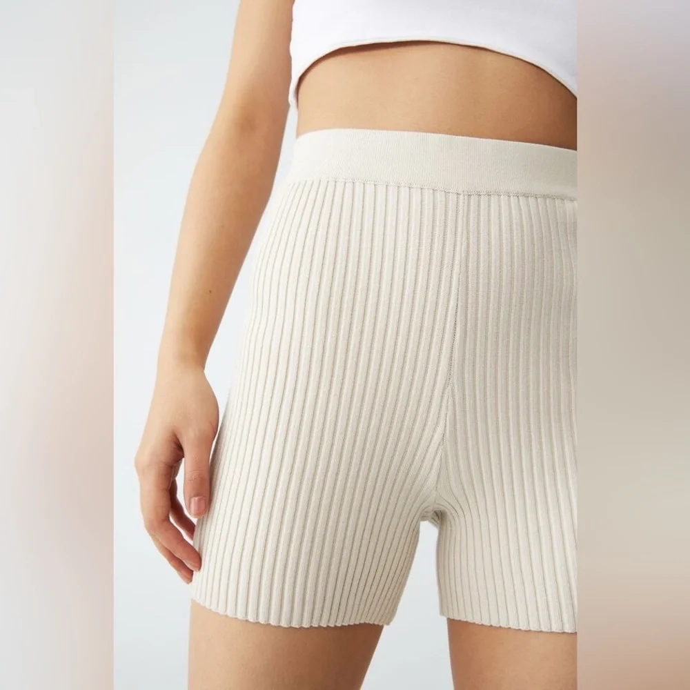 Knit short‎ Maxie soft sand color size S